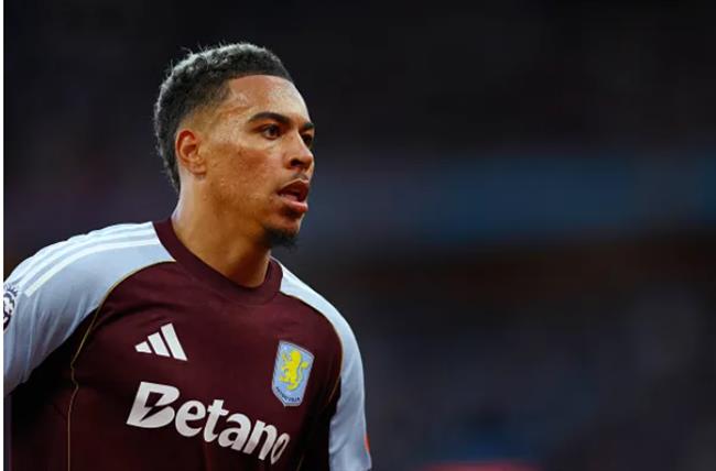 Morgan Rogers len tieng ve tin don duoc Spurs va Chelsea quan tam.