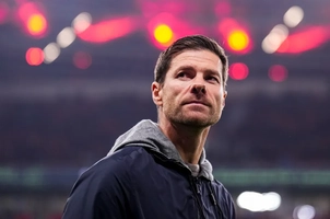 diem_tin_bong_da_sang_52_alphonso_davies_gia_han_voi_bayern-1.png