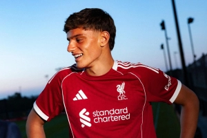 giovanni-leoni-liverpool-shirt-2508162638-1.jpg