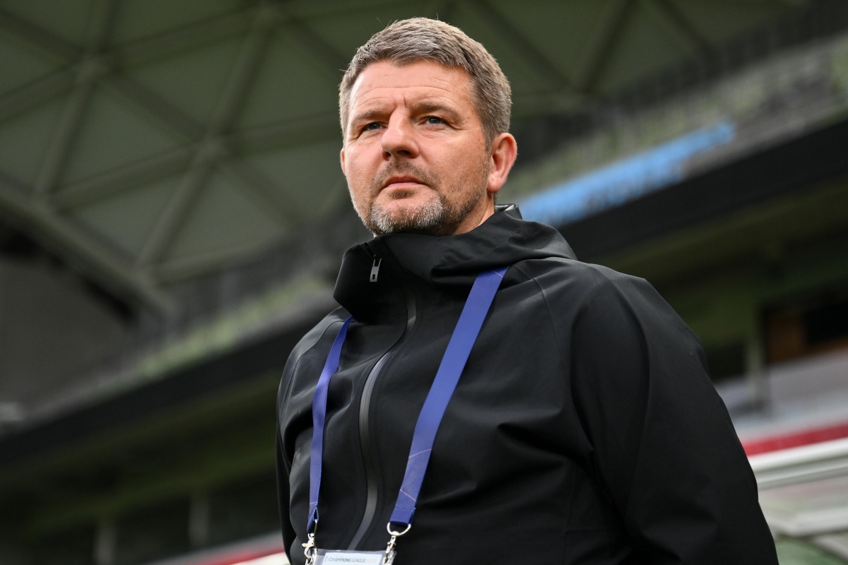 Tan HLV Mark Jackson cua Buriram United